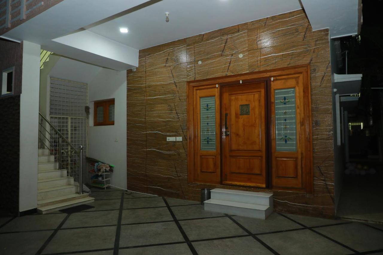 Hill View Paradise - 2Bhk'S & Rooms - A Golden Group Of Premium Home Stays - טירופאטי מראה חיצוני תמונה