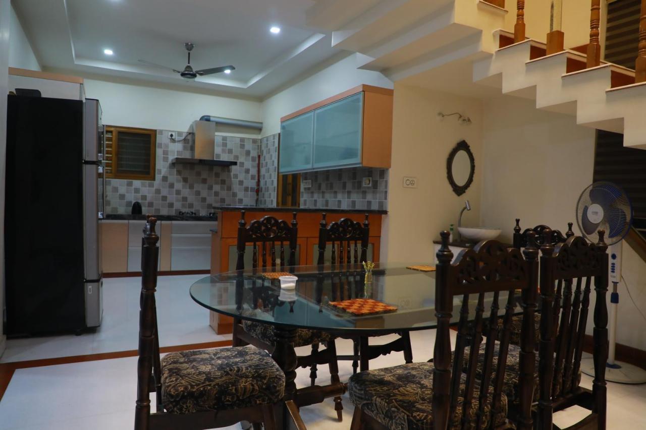 Hill View Paradise - 2Bhk'S & Rooms - A Golden Group Of Premium Home Stays - טירופאטי מראה חיצוני תמונה
